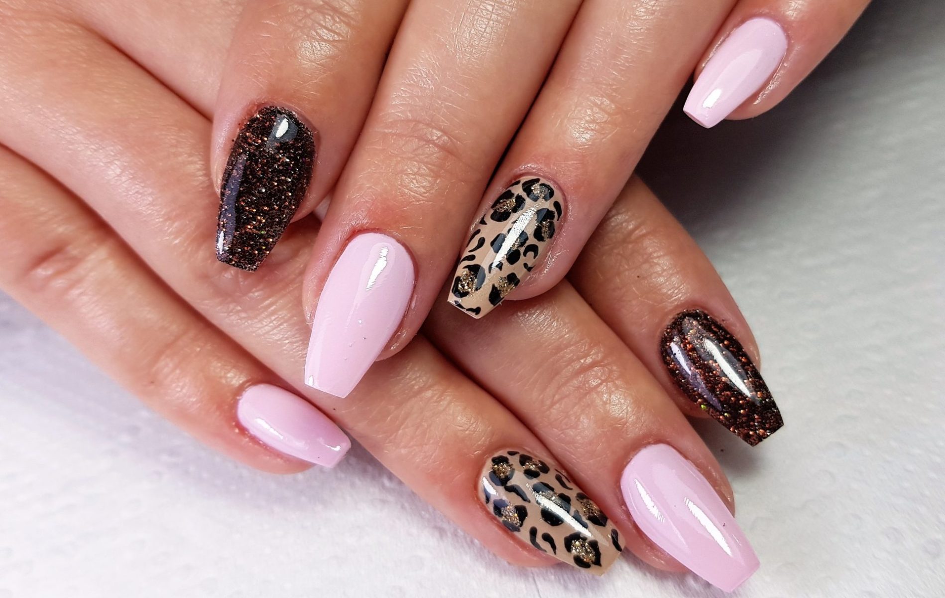 modern-gel-nails-painted