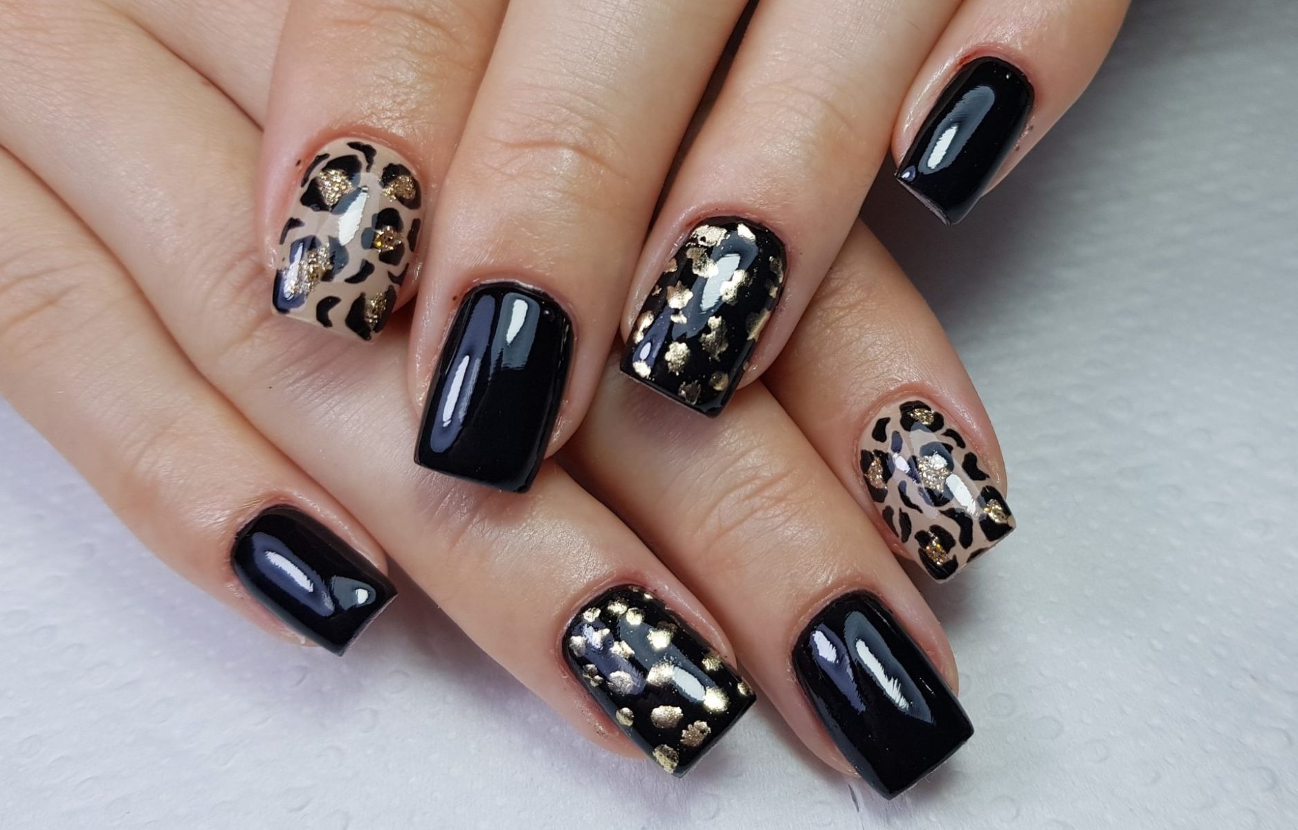 modern-painted-printed-nails
